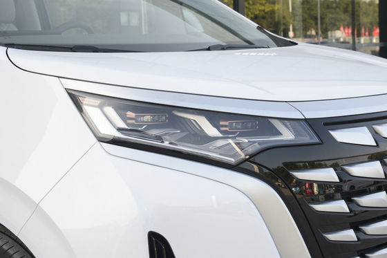 Eisen-Batterie 4WD elektrisches SUV 180km/h Lithium Autos 571nm Denza D9 MPV EV