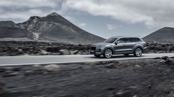 220km/h verstopfen im hybriden Schirm-Sechssitzer-Elektroauto SUVs 700Km Strecken-vier