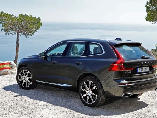 4 Rad-mittlere Elektroautos 4WD 180Km/H Max Power 184KW Volvo XC60 B5