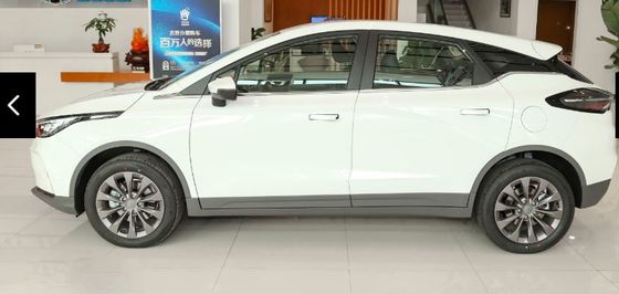 400km/550km reine EV Fahrzeuge der kompakte elektrische SUV Geely Geometrie-C Blaubeeren