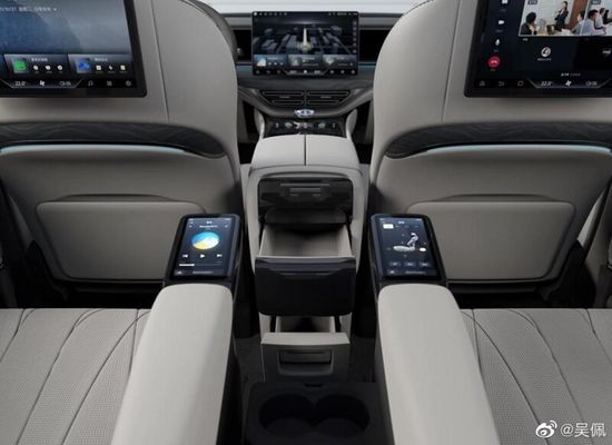 Eisen-Batterie 4WD elektrisches SUV 180km/h Lithium Autos 571nm Denza D9 MPV EV