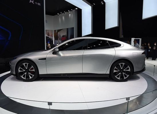 Intelligentes Limousinen-Elektroauto Xpeng P7 Nedc 2WD 4WD 480 586 670 706km Strecke