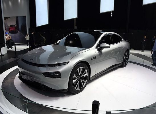 Intelligentes Limousinen-Elektroauto Xpeng P7 Nedc 2WD 4WD 480 586 670 706km Strecke