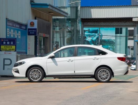Freundliche Elektroautos Dongfeng Fengxing S60 180km/h der Strecken-415km ECO