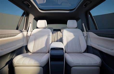 Hochgeschwindigkeitssteuerung Links Nio EV Car ES8 SUV Kompakte Elektrofahrzeuge