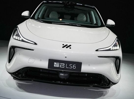 Zhiji LS6 maximale Leistung von 575 kW alle Elektroautos mit Höchstgeschwindigkeit von 252 km / h Elektro-Sportfahrzeug