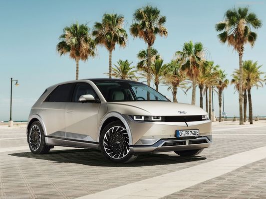 neue Familie von vollelektrischen Autos von Hyundai Ioniq5 Charmant, futuristisches Design mit 430km Reichweite