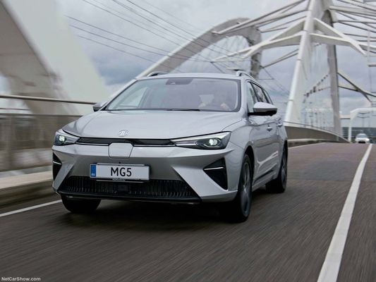 Ein geräumiges, komfortables Elektroauto bei MG 5 EV mit einer ordentlichen Reichweite von 344 km und Super-Ladefähigkeit.