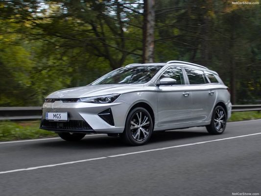 Ein geräumiges, komfortables Elektroauto bei MG 5 EV mit einer ordentlichen Reichweite von 344 km und Super-Ladefähigkeit.
