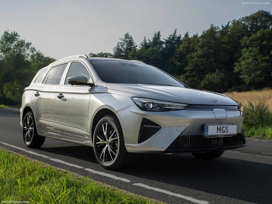 Ein geräumiges, komfortables Elektroauto bei MG 5 EV mit einer ordentlichen Reichweite von 344 km und Super-Ladefähigkeit.