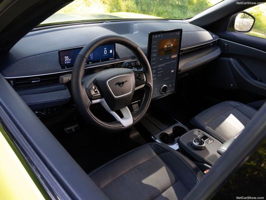 Einzigartige Rallye-Aufhängung, Familienauto-Renngefühl bei der Ford Mustang Mach-E Rallye (2024) 480 PS