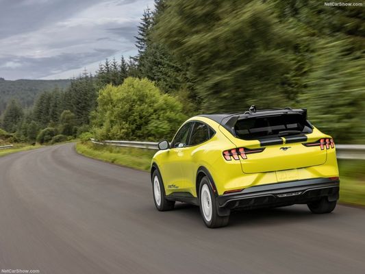Einzigartige Rallye-Aufhängung, Familienauto-Renngefühl bei der Ford Mustang Mach-E Rallye (2024) 480 PS