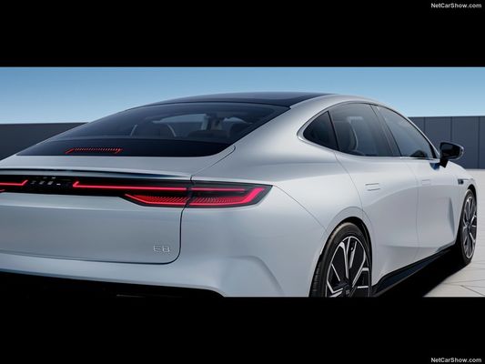 Geely Galaxy E8 Ev Elektroauto 2024 550Kw Max Neue Energie Fahrzeug Limousine Mit Einem Motor Bei 190km/H Max-Geschwindigkeit