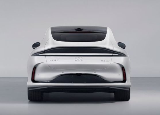 Pre-sale Zhiji L6 Pure Electric 4-Türer Limousine Motor Leistung 216kw mit einem halben Spoke Stahlrad Neue Energie Auto