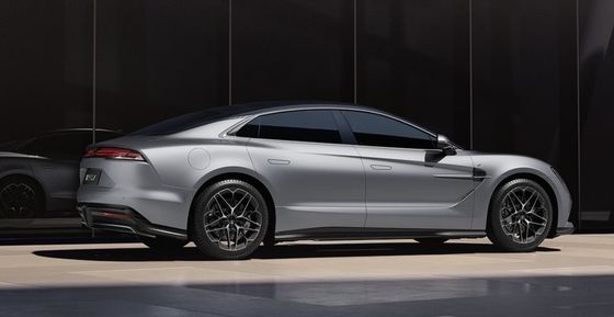 PRESALE 2024 Neues Elektroauto BYD Yangwang U7 Limousine Windwiderstand von Cd 0,195 240Kw Motorleistung