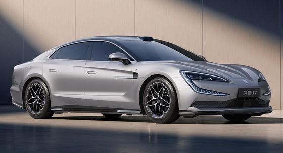 PRESALE 2024 Neues Elektroauto BYD Yangwang U7 Limousine Windwiderstand von Cd 0,195 240Kw Motorleistung