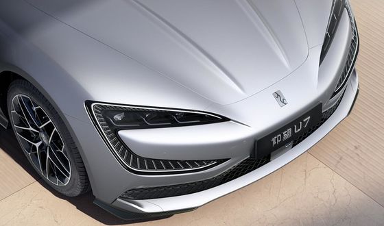 PRESALE 2024 Neues Elektroauto BYD Yangwang U7 Limousine Windwiderstand von Cd 0,195 240Kw Motorleistung