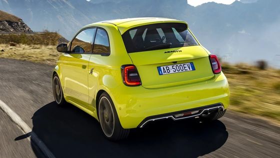 Süß und sportlich bei Abarth 500e Hot Hatchback Elektroauto so lustig wie Benzin 152P.S Motorleistung