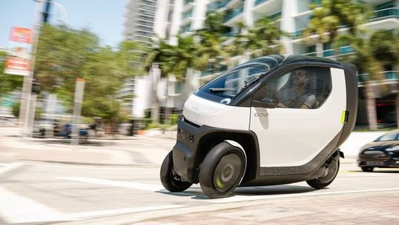 Mini ev car@ Nimbus One Eine kompakte, kippbare E-Fahrzeug mit Geschwindigkeiten von bis zu 50mph w/ Batterie Reichweite für den städtischen Pendeln