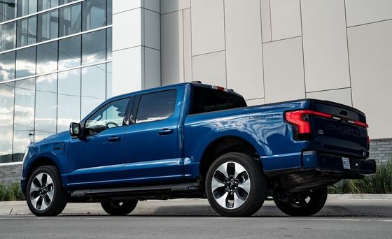 Elektroauto Ford F-150 Lighting rein elektrischer Pickup mit großer Reichweite und riesigem Speicher