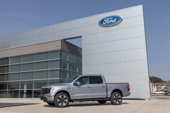 Elektroauto Ford F-150 Lighting rein elektrischer Pickup mit großer Reichweite und riesigem Speicher