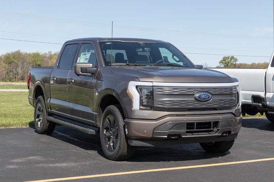 Elektroauto Ford F-150 Lighting rein elektrischer Pickup mit großer Reichweite und riesigem Speicher