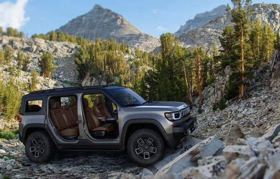 Kommen wird der vollelektrische SUV 2024 Jeep Recon EV mit klappbaren Dachdecken, entfernbaren Türen und Krabbelsteinen.