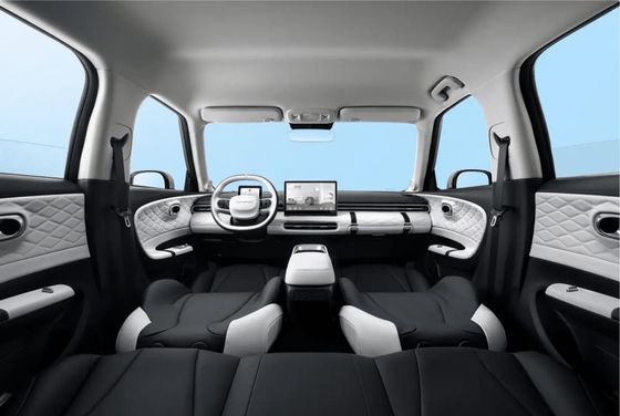 Neueste Pure EV Autos Dongfeng Nammi 01 Hatchback EV und beeindruckende Reichweite und Solid-State-Batterie