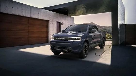 Alle elektrischen Zero Emission Ram 1500 REV mit außergewöhnlichen Benchmarks im Schleppen, eine Reichweite von 350 Meilen bei 168kwh Batterie
