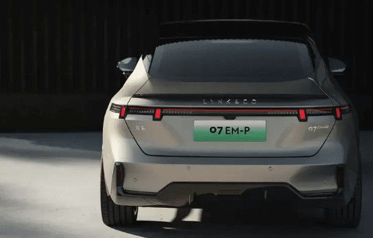 Heute wurde das neueste LYNK & CO 07 EM-P 126km langen Reichweite pro PHEV 160 kW Elektromotor & 350N.m Drehmoment neue Energiefahrzeug