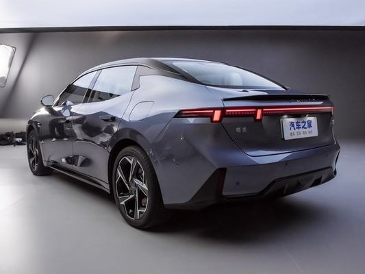 Heute wurde das neueste LYNK & CO 07 EM-P 126km langen Reichweite pro PHEV 160 kW Elektromotor & 350N.m Drehmoment neue Energiefahrzeug