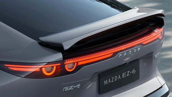 Das erste reine Elektrofahrzeug Mazda EZ-6 ist ein schlanker Rückradantrieb