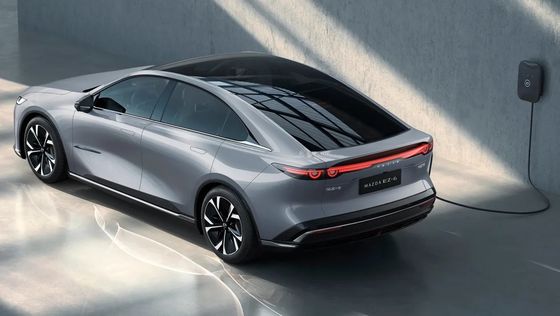 Das erste reine Elektrofahrzeug Mazda EZ-6 ist ein schlanker Rückradantrieb