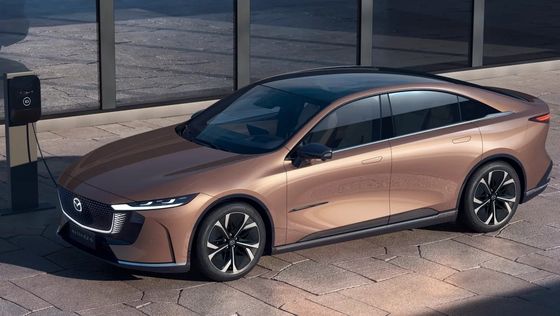 Das erste reine Elektrofahrzeug Mazda EZ-6 ist ein schlanker Rückradantrieb