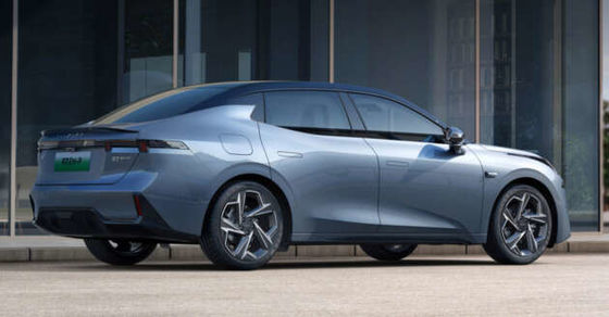 Leistungsstarkes neues Hybrid-Auto LYNK&CO 07 EM-P mit 163 PS und 255 Nm Drehmoment und 160 kW Motorleistung und 3 Geschwindigkeiten DHT-Getriebe