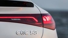 Elektrofahrzeuge mit großer Reichweite Mercedes-Benz EQE AMG 53 4MATIC+ mit 460kw/625P.s Motorleistung 220km/h Höchstgeschwindigkeit