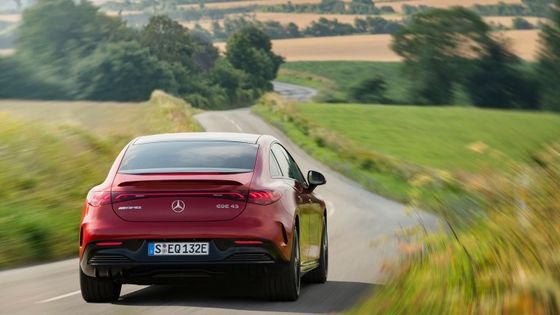 Elektrofahrzeug Mercedes-Benz EQE AMG 43 4MATIC 90,6kwh Batterie 450km Reichweite mit 350kw/476P.s Motorleistung