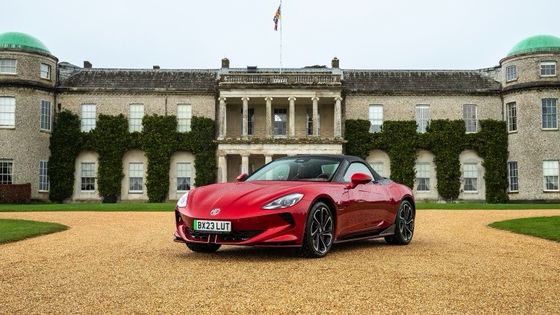 MG Cyberster Trophy Ein ganz elektrischer Sportwagen mit 335 PS und 350 lb Fuß Drehmoment, 336 Meilen Reichweite unter 77kwh Batterie