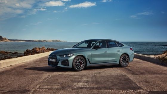 Rein elektrisches Fahrzeug hohe Leistung 450km Reichweite BMW i4 Beschleunigung 0-100km/h bei 3,9s 225km/h Höchstgeschwindigkeit 400kw Leistung