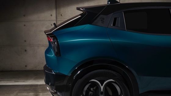 Erstes Kompaktfahrzeug Alfa Romeo Junior Electric mit 54,8kwh Batterie und einer maximalen Leistung von 158kW, bis zu 345 Meilen Reichweite.