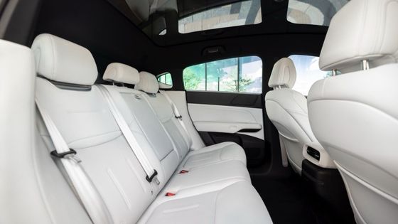 Xpeng G6 RWD Long Range Elektrofahrzeug SUV EV Elektrofahrzeug mit einer Motorleistung von 210 kW RWD Fahrt & 490km Reichweite