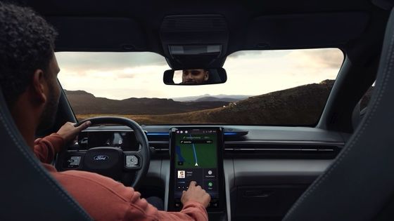 Bereit für den Start Pure Electric Crossover Ford Explorer AWD mit 532 km WLTP 250kw/340P.s Motorleistung und Höchstgeschwindigkeit 180km/h