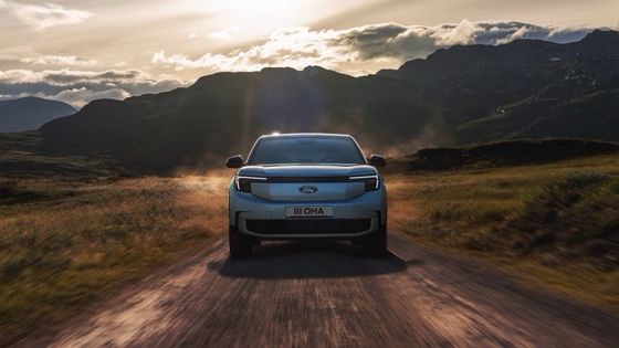Bereit für den Start Pure Electric Crossover Ford Explorer AWD mit 532 km WLTP 250kw/340P.s Motorleistung und Höchstgeschwindigkeit 180km/h