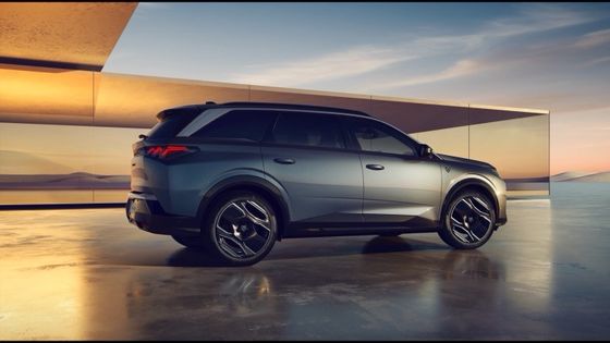 Vorverkauf 2024 Peugeot E-5008 SUV 500km Reichweite 326 PS (240 KW) Doppelmotor AWD reines Elektrofahrzeug