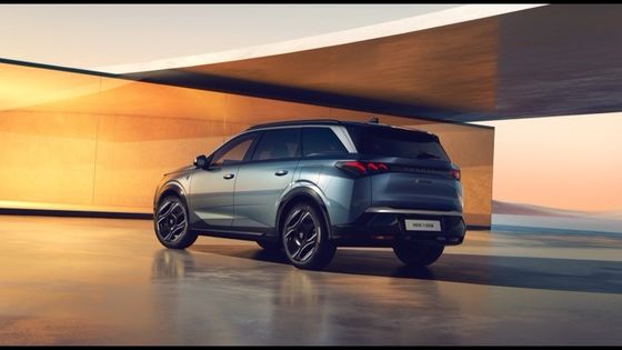 Vorverkauf 2024 Peugeot E-5008 SUV 500km Reichweite 326 PS (240 KW) Doppelmotor AWD reines Elektrofahrzeug