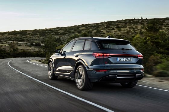 Lange Reichweite mit super schnellem 270kw Ladevorgang und großzügiger Ausstattung bei Audi Q6e-tron rein elektrischem Fahrzeug mit 285kw Leistung