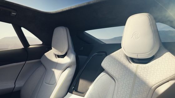 Lotus Emeya packt die neue EV-Technologie der Firma in einen Viertürer GT-Körper mit 650 km Reichweite 250 km/h Höchstgeschwindigkeit & 450 kW Leistung