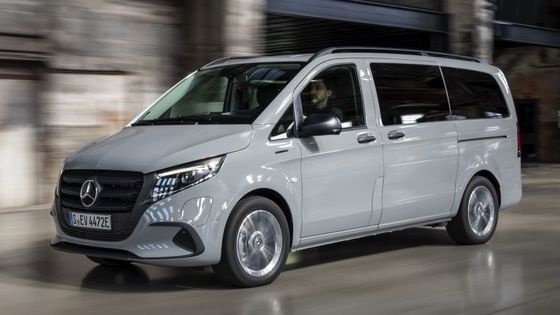 9-Sitzer EV Mercedes-Benz EVito Tourer Long mit einem 201 PS-Elektromotor und 90 kWh verwendbarer Batterie
