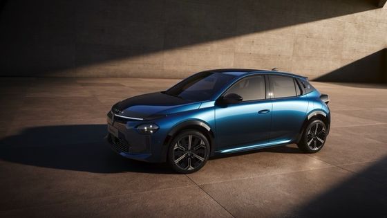 Das erste Elektroauto von Lancia Ypsilon mit Frontmotor für 154 PS und 260 Nm.