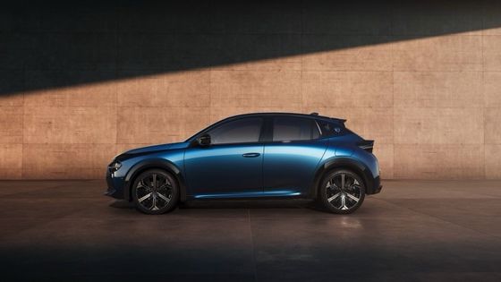 Das erste Elektroauto von Lancia Ypsilon mit Frontmotor für 154 PS und 260 Nm.